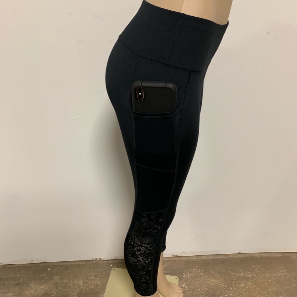 women’s leggings w/ side pockets